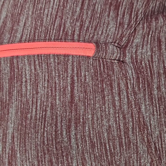 Lululemon Athletica Active Top - Picture 2 of 10